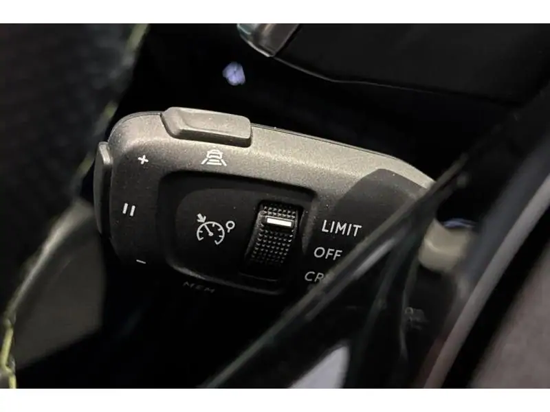 Occasion Peugeot 2008 GT - HYBRID GREY 26