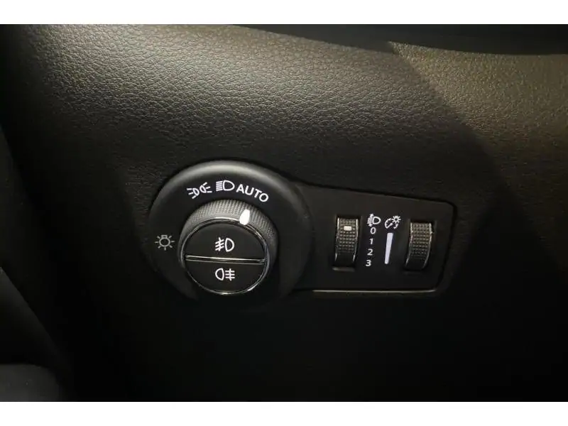 Occasie Jeep Compass ALTITUDE e-HYBRID WHITE 23