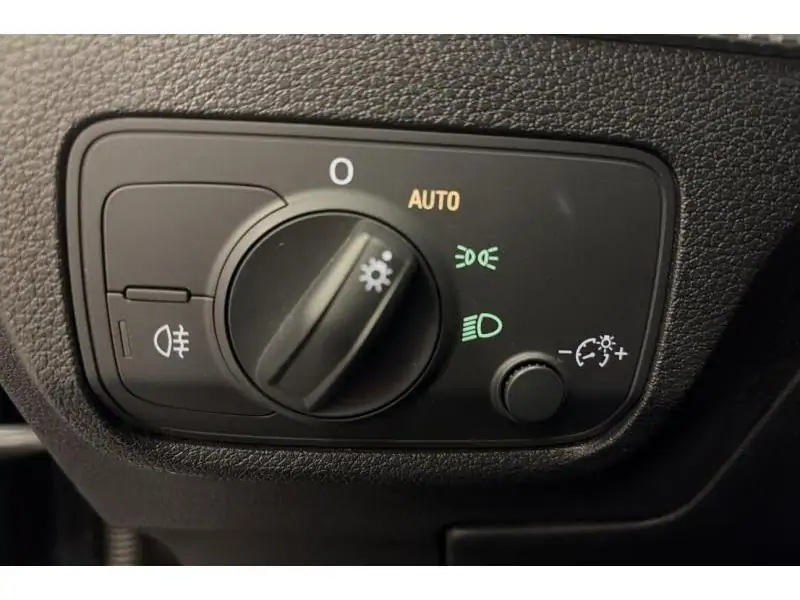 Occasion Audi Q2 30 TDI Attraction GREY 22