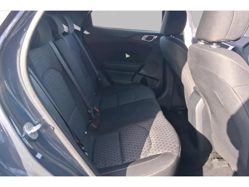 Occasion Kia XCeed Berline MANUAL BLACK 18