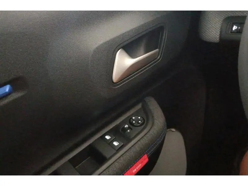 VEHICLE__CONDITION_SERVICE Citroen C3 Turbo 100 ch Manual PLUS RED 17