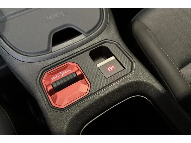 Démo Jeep Avenger E-Hybrid 4x2Altitude 1,2l 110hp E-Dct6 GREY 25