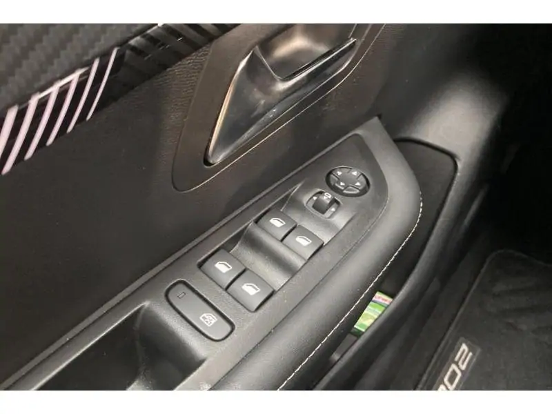 VEHICLE__CONDITION_SERVICE Peugeot 208 ALLURE WHITE 17
