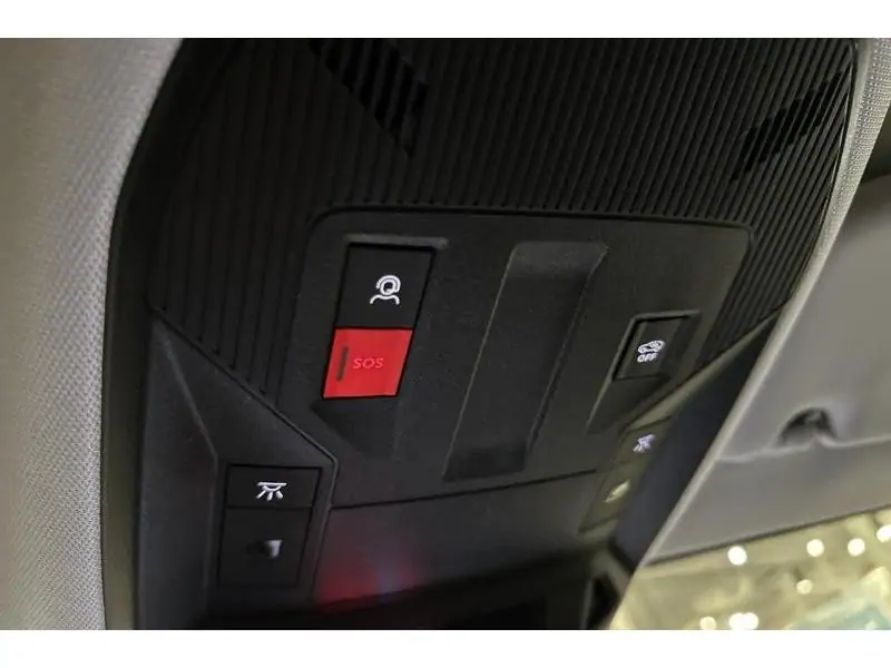 VEHICLE__CONDITION_SERVICE Peugeot 308 SW ALLURE Hybrid 145 BLUE 26