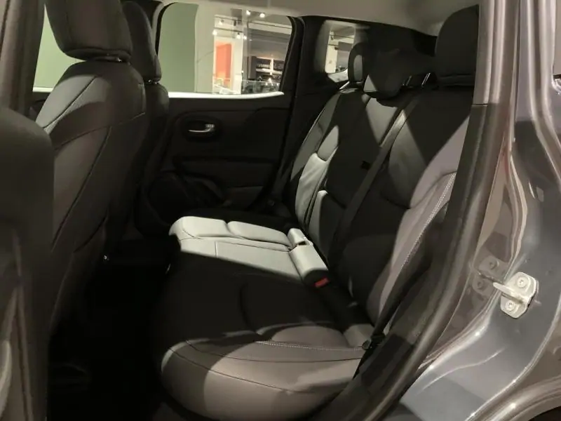 Occasion Jeep Renegade Limited e-Hybrid MHEV GREY 25
