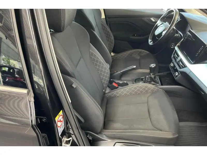 Occasion Skoda Kamiq Berline MANUAL BLACK 8