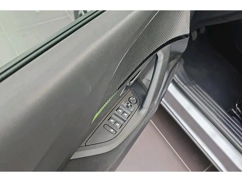 VEHICLE__CONDITION_SERVICE Peugeot 2008 ACTIVE GREY 19
