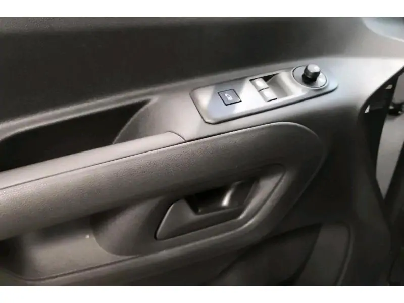 Occasion Peugeot Partner 110PK 3PL CARPLAY GREY 17