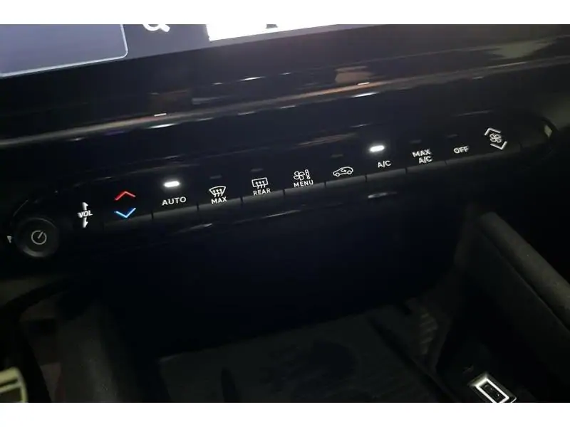 VEHICLE__CONDITION_SERVICE Alfa Romeo Junior Ibrida My25 Speciale 1.2 Hybrid 145 Edct6 BEIGE 15