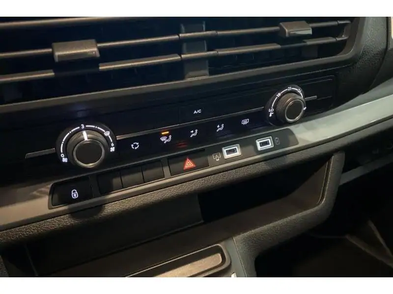 VEHICLE__CONDITION_SERVICE Peugeot Expert LONG DUB CAB 6pl 2.0 BlueHDi 1 BLACK 15
