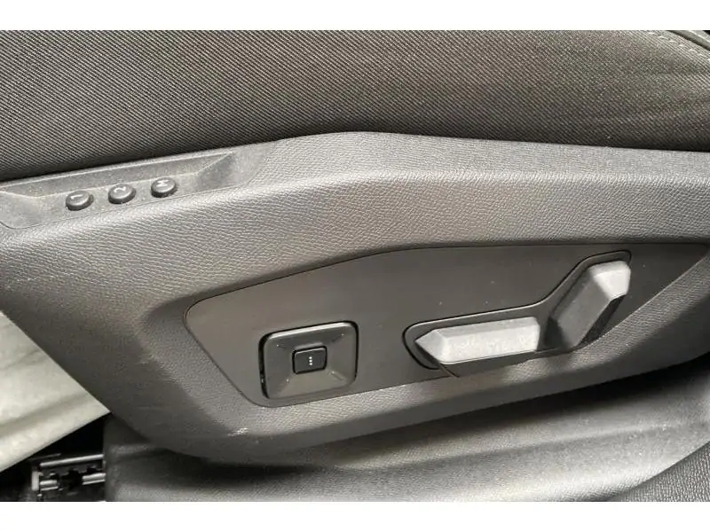 VEHICLE__CONDITION_SERVICE Opel Grandland GS BLACK 26