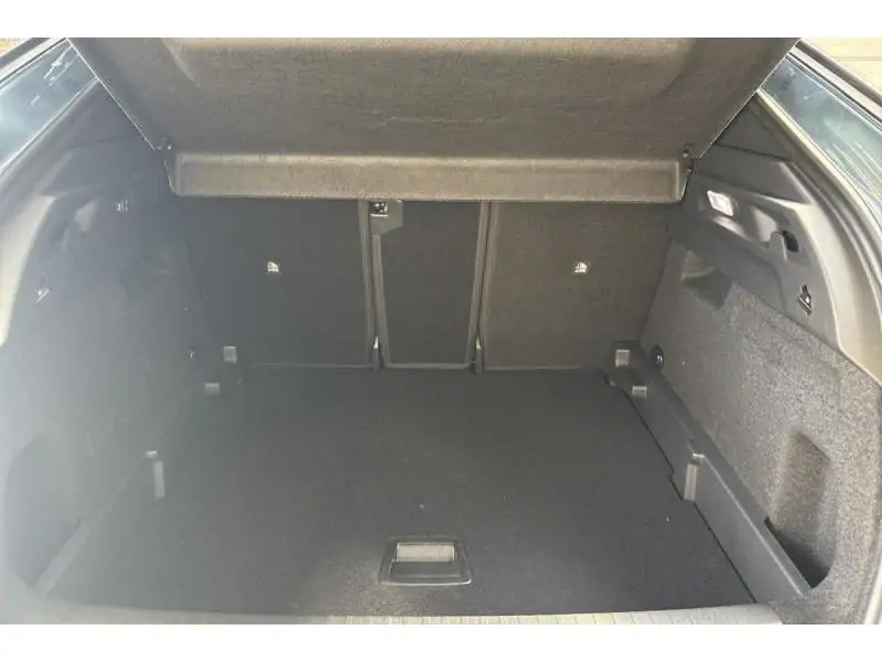 VEHICLE__CONDITION_SERVICE Peugeot 3008 III & e- Allure BLUE 19