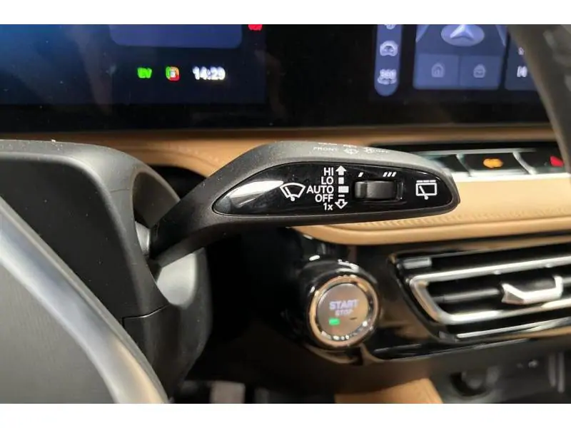 VEHICLE__CONDITION_SERVICE MG HS HEV LUXURY BLACK 24