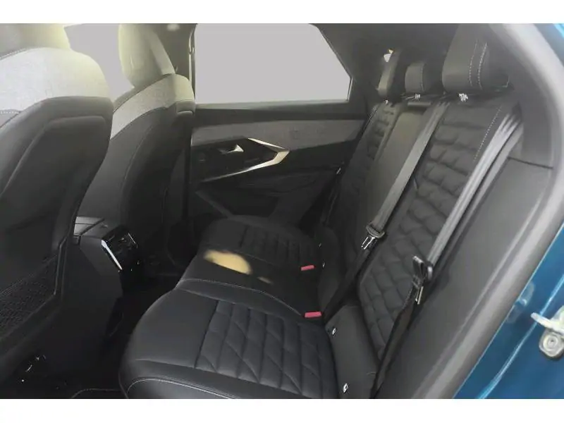 VEHICLE__CONDITION_SERVICE Peugeot 3008 e- GT full option BLUE 18