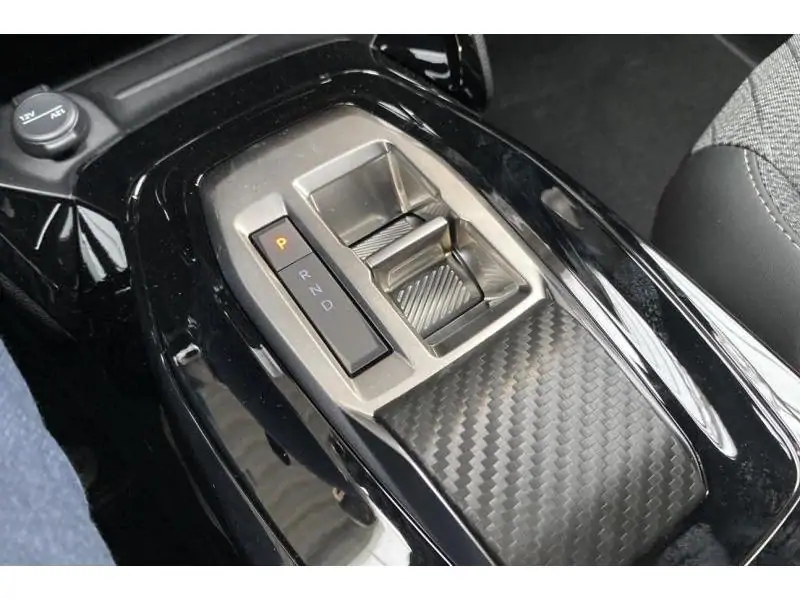 VEHICLE__CONDITION_SERVICE Peugeot 2008 ALLURE*Navi Détecteurs Boite Auto!*disp11/26 BLACK 16