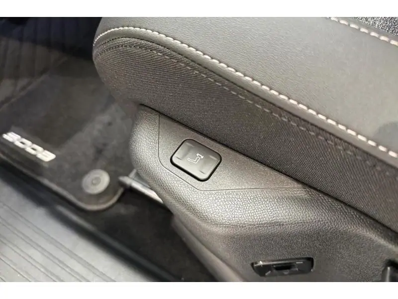 VEHICLE__CONDITION_SERVICE Peugeot 5008 ALLURE Hybrid 145 pk e-DSC6 BLUE 21
