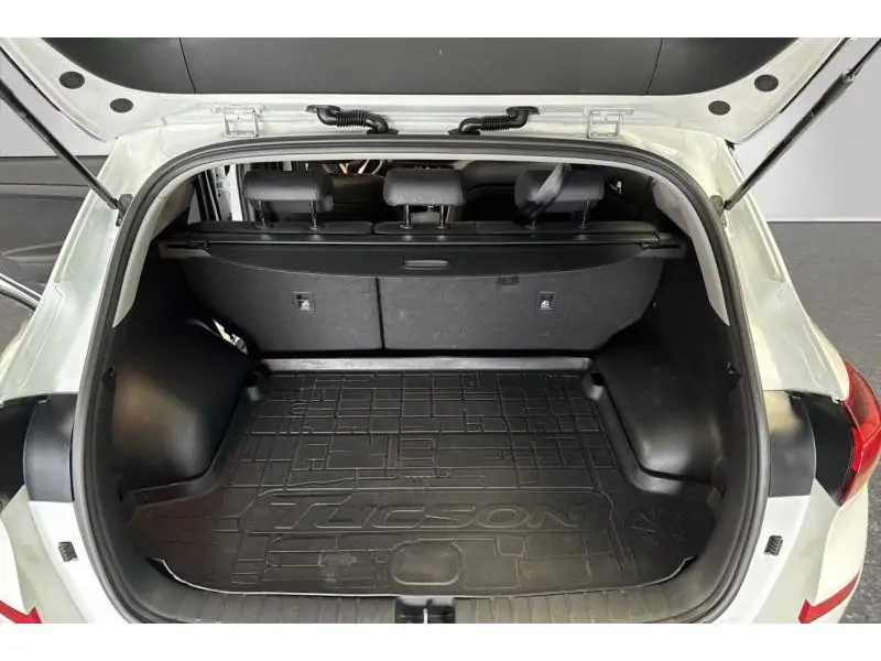 Occasion Hyundai Tucson SUV MANUAL WHITE 19