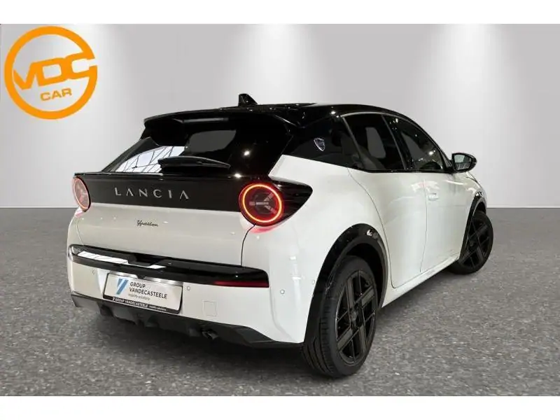 VEHICLE__CONDITION_SERVICE Lancia Ypsilon LX HYBRID Martini Racing Strip WHITE 3