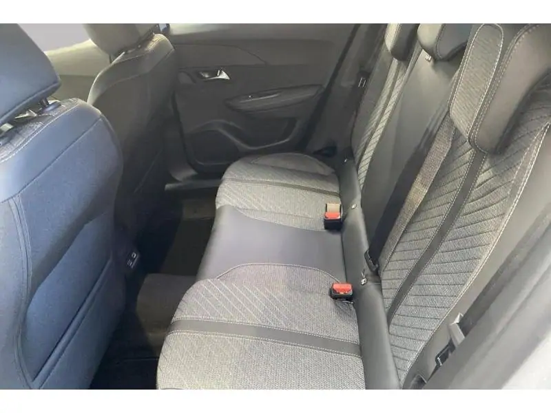 VEHICLE__CONDITION_SERVICE Peugeot 2008 ALLURE WHITE 18