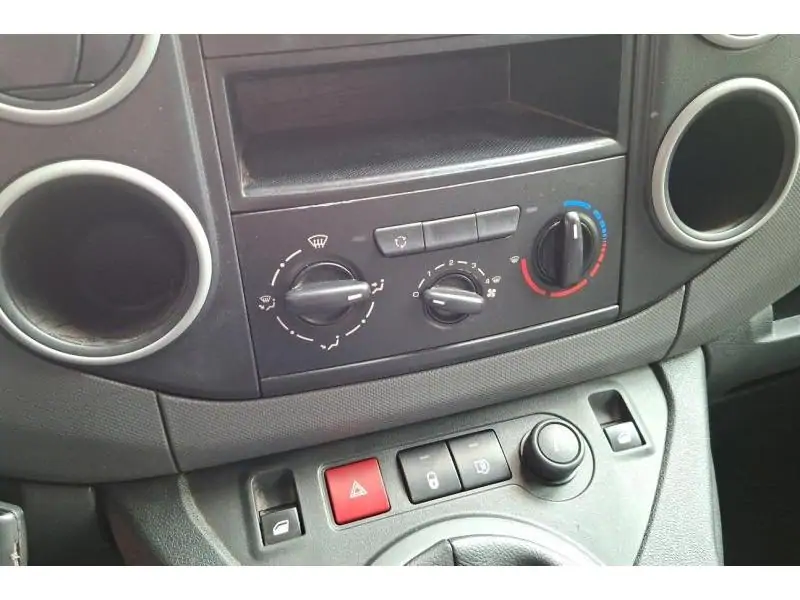 Occasion Peugeot Partner 3PL Trekhaak Dakdrager WHITE 15