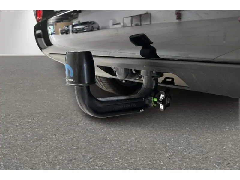 VEHICLE__CONDITION_SERVICE Jeep Compass E-Hybrid  Altitude Full Option BLACK 27