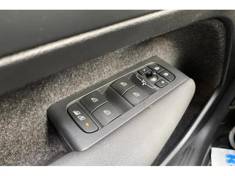 Occasion Volvo XC40 PLUS DARK GEARTRONIC BLACK 17
