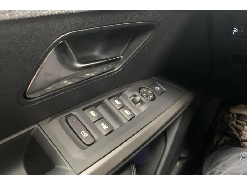 VEHICLE__CONDITION_SERVICE Peugeot 3008 III & e- Allure GREY 19