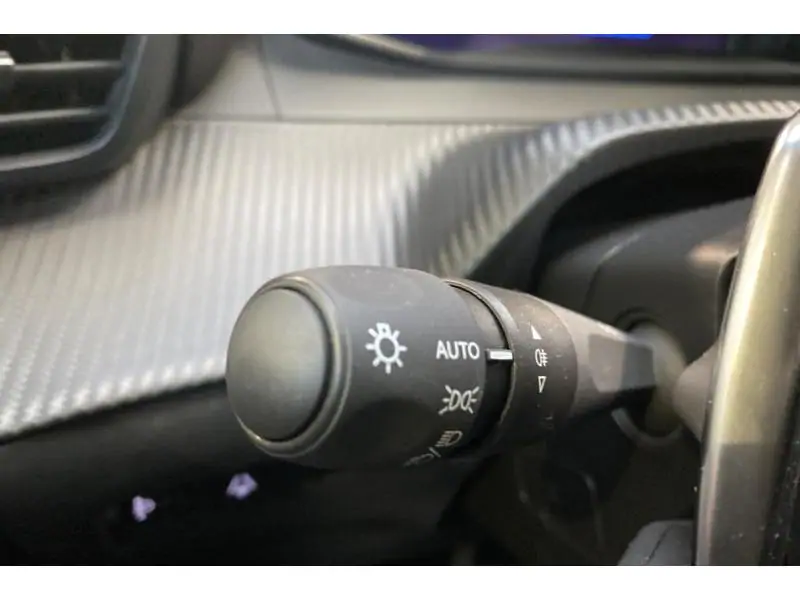 Occasion Peugeot 2008 Allure HYBRID 145 pk GREY 23