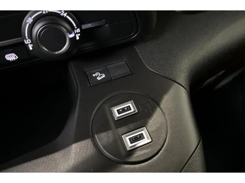 VEHICLE__CONDITION_SERVICE Peugeot Partner Standard Light 3pl 1.5 BlueHDi WHITE 25