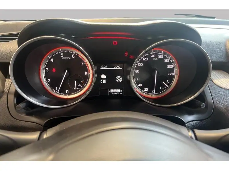 Occasie Suzuki Swift Berline MANUAL RED 11