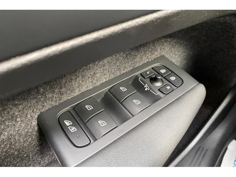 Occasion Volvo XC40 PLUS DARK GEARTRONIC BLACK 17