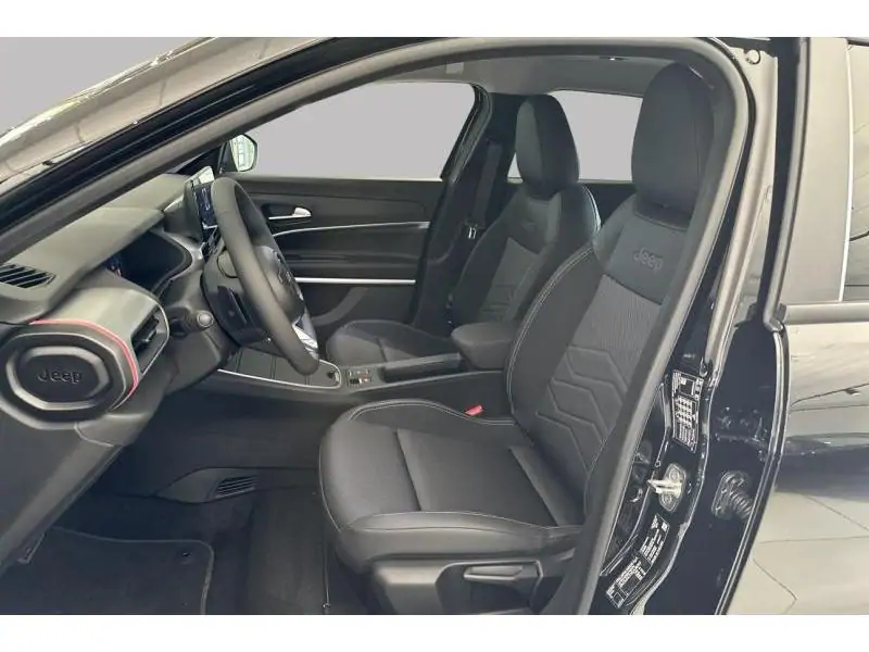 VEHICLE__CONDITION_SERVICE Jeep Avenger Altitude E-Hybrid BLACK 10