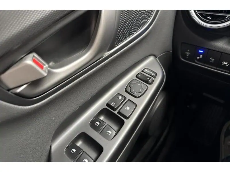 Occasion Hyundai Kona SUV MANUAL BLUE 17