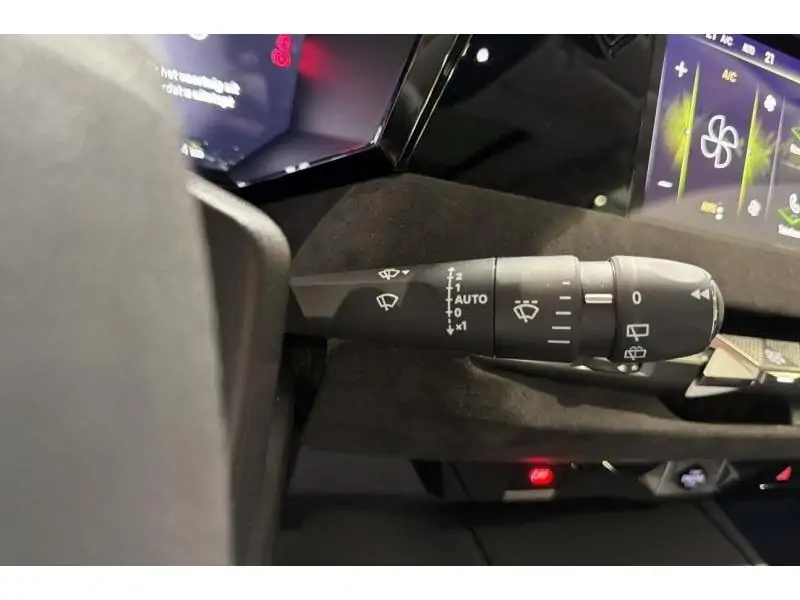 VEHICLE__CONDITION_SERVICE Peugeot 5008 ALLURE Hybrid 145 ch e-DSC6 GREY 24