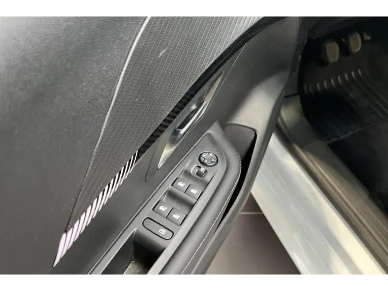 VEHICLE__CONDITION_SERVICE Peugeot 208 ALLURE WHITE 17