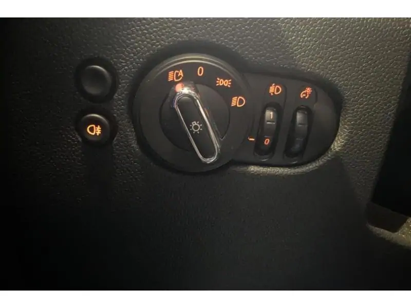 Occasion MINI Cooper Facelift Série limitée Brick Lane BLACK 24