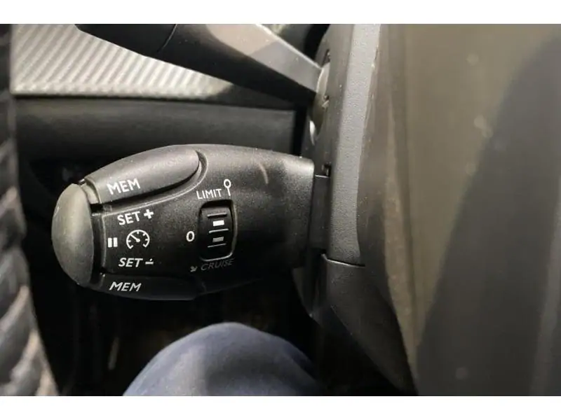 Occasie Peugeot 2008 Allure GREY 24