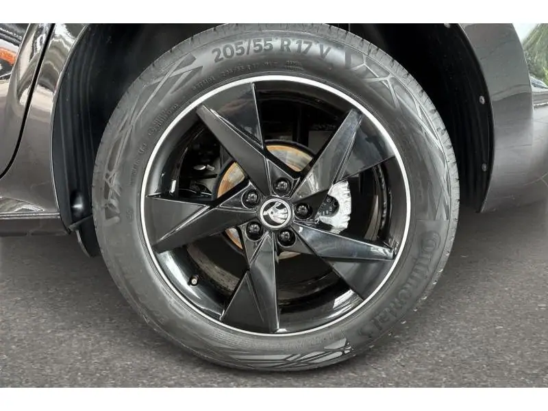 Occasion Skoda Kamiq Berline MANUAL BLACK 20