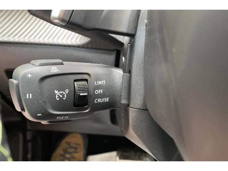 Occasie Peugeot 2008 GT - HYBRID *Gtie usine europé GREY 25