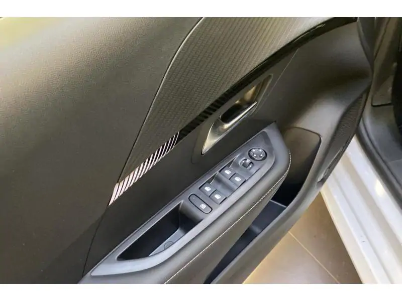 VEHICLE__CONDITION_SERVICE Peugeot 208 Allure WHITE 14