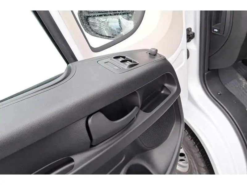 VEHICLE__CONDITION_SERVICE Peugeot Boxer 435 L3H2 140 3T trekvermogen WHITE 17