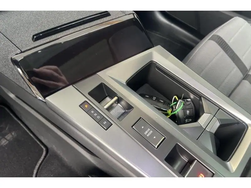 VEHICLE__CONDITION_SERVICE Opel Grandland GS WHITE 26