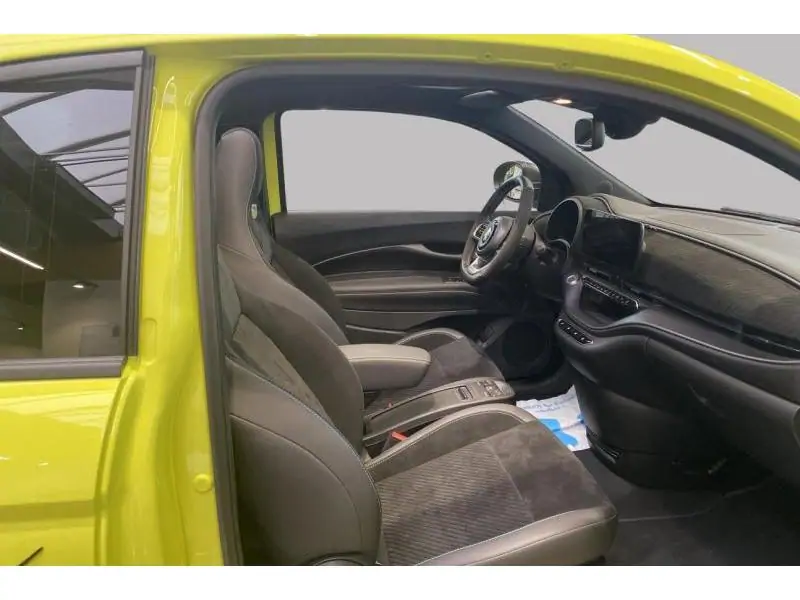 VEHICLE__CONDITION_SERVICE Abarth 500e LIMITED EDITION SCORPIONISSIMA YELLOW 8