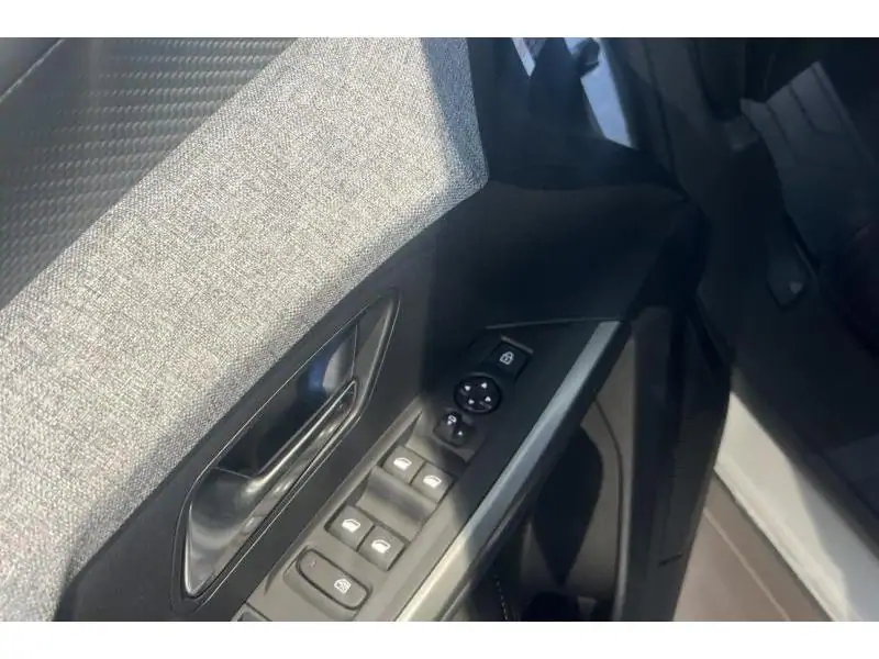 Occasion Peugeot 5008 III & e- Allure WHITE 17