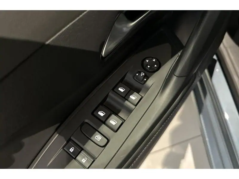 VEHICLE__CONDITION_SERVICE Peugeot 308 SW ALLURE Hybrid 145 BLUE 17