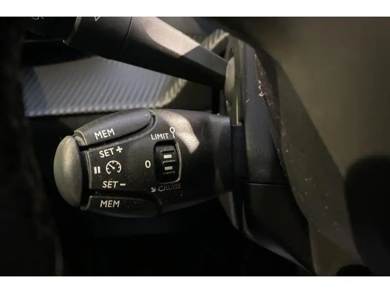 Occasion Peugeot 2008 GT *GPS-Camera* GREY 24