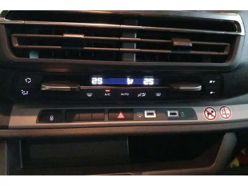 VEHICLE__CONDITION_SERVICE Peugeot Traveller 8 places GREEN 15