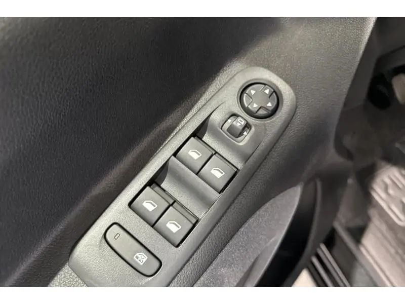 VEHICLE__CONDITION_SERVICE Peugeot Rifter ALLURE 110 BLACK 19