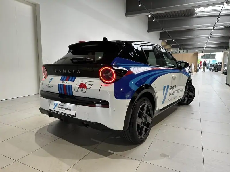 VEHICLE__CONDITION_SERVICE Lancia Ypsilon LX HYBRID Martini Racing Strip WHITE 2