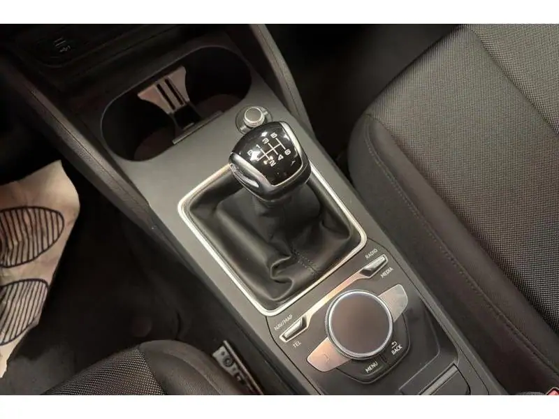 Occasion Audi Q2 30 TDI Attraction GREY 16